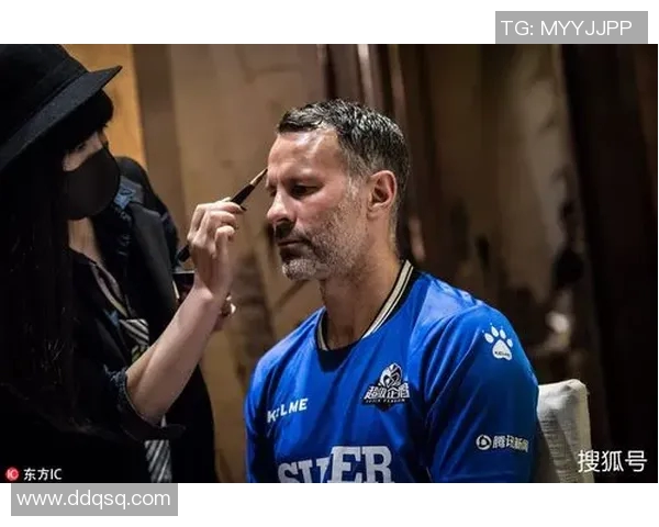 足球明星长发飘逸展现瘦身魅力引领时尚潮流的全新风尚